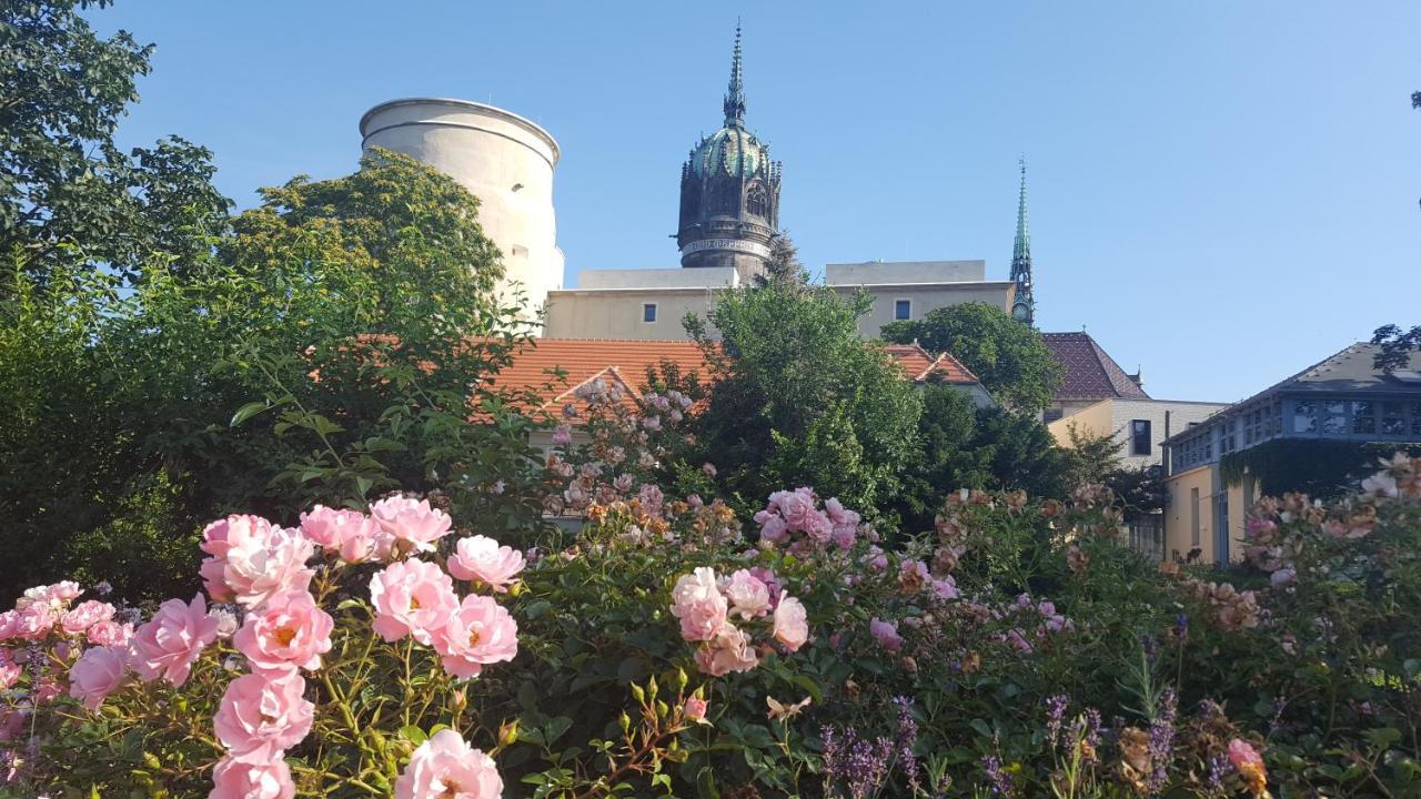 Апартаменты Fewo "Seerose" Am Stadtpark Wittenberg Экстерьер фото